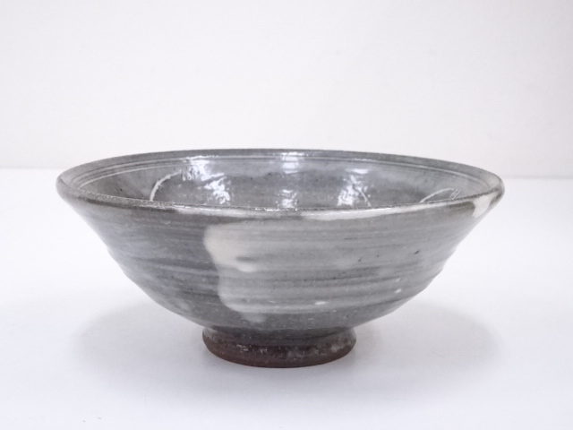 龍山造　三嶋茶碗